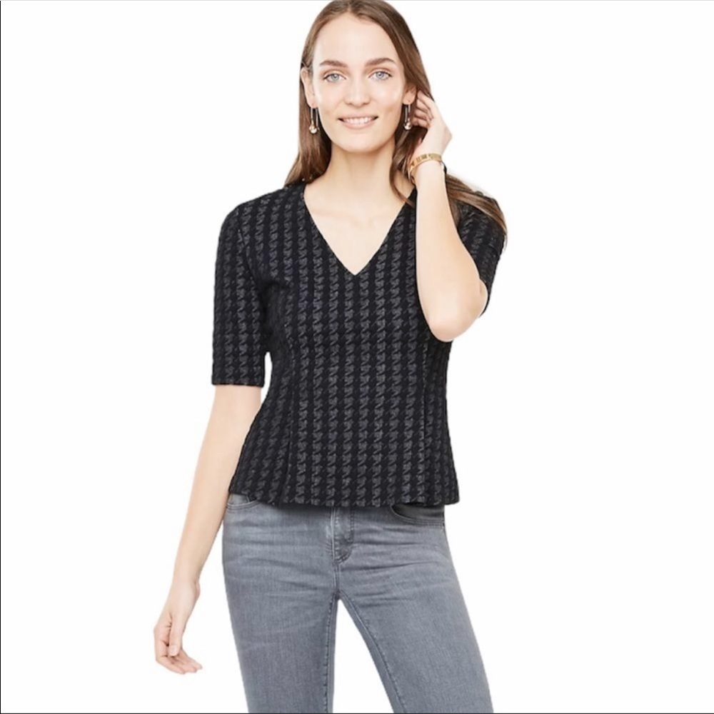 Ann Taylor Black Houndstooth Spandex Top size Small